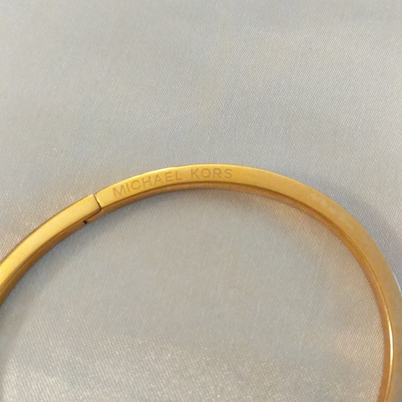 Michael Kors Watch & Bracelet Set - Picture 16 of 16